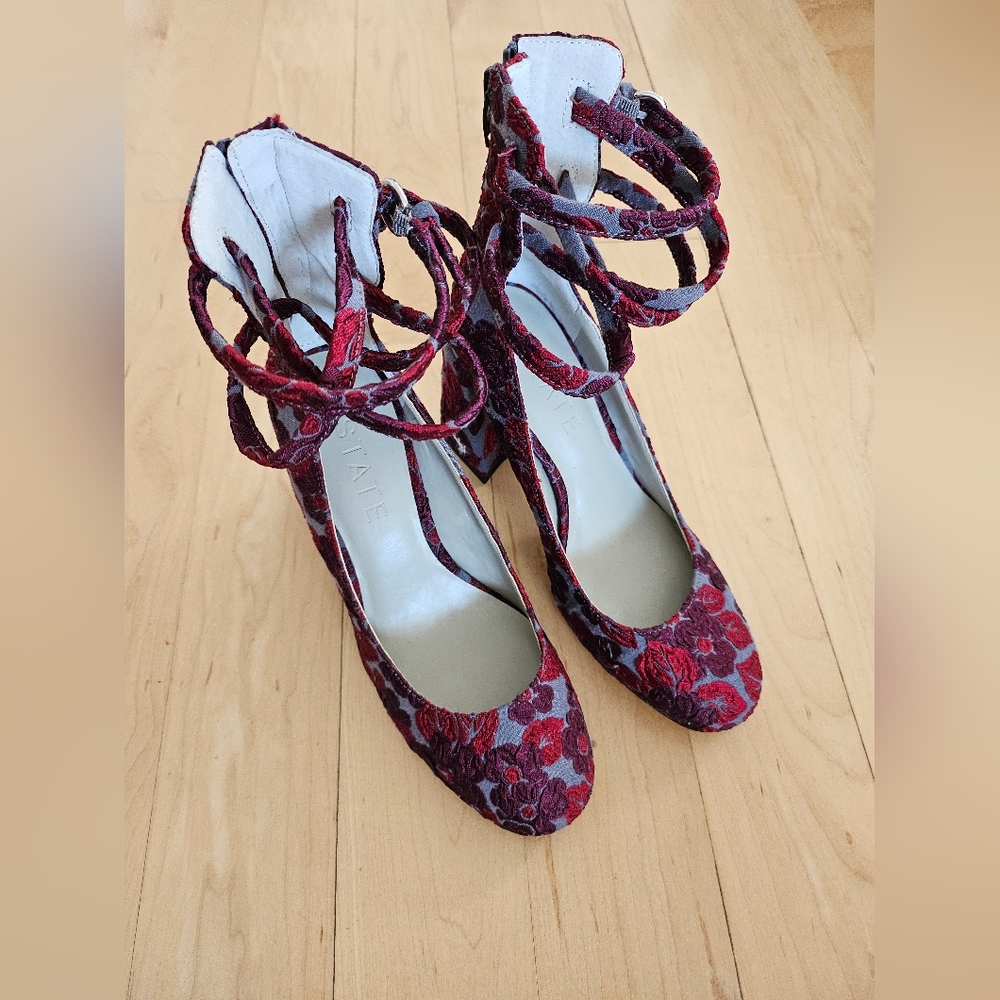 1. State burgundy heel size 7